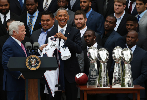 Barack+Obama+President+Obama+Hosts+Super+Bowl+8ATLwSpnqF1l