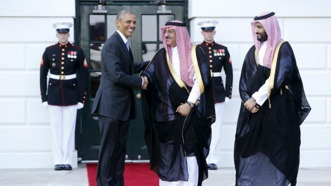U.S. President Barack Obama welcomes Saudi Arabia's Crown Prince Mohammed bin Nayef and Deputy Crown Prince Mohammed bin Salman bin Abdulaziz as he plays host to leaders and delegations from the Gulf Cooperation Council countries at the White House in Washington May 13, 2015.  REUTERS/Jonathan Ernst