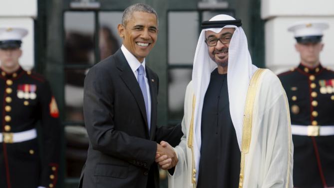U.S. President Barack Obama (L) welcomes UAE Crown Prince Sheikh Mohammed bin Zayed al-Nahyan as he plays host to leaders and delegations from the Gulf Cooperation Council countries at the White House in Washington May 13, 2015.  REUTERS/Jonathan Ernst