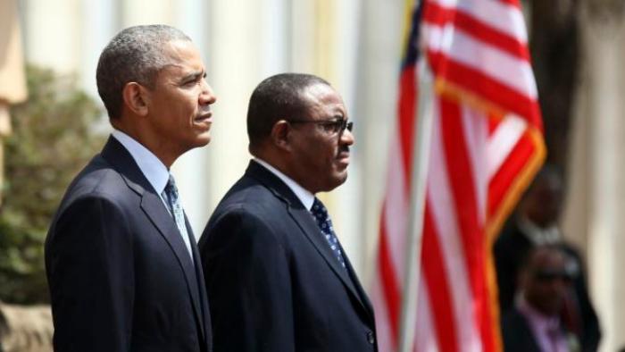 U.S. President Barack Obama (L) takes part in a welcome ceremony with Ethiopia's Prime Minister Hailemariam Desalegn (R) at the National Palace in Addis Ababa, Ethiopia July 27, 2015. The economy of Ethiopia is forecast to expand by more than 10 percent, although rights groups say Addis Ababa's achievements are at the expense of political freedom.REUTERS/Tiksa Negeri
