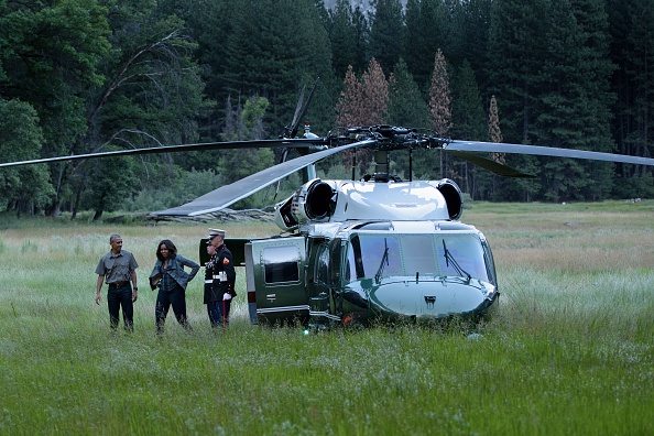 US President Barack Obama and first lady Michelle Obama arrive in Ahwahnee Meadow June 17, 2016 in Yosemite Vally, California. / AFP / Brendan Smialowski (Photo credit should read BRENDAN SMIALOWSKI/AFP/Getty Images)