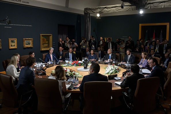 Mexican President Enrique Pena Nieto, Canadian Prime Minister Justin Trudeau and US President Barack Obama and their delegations wait for a working session during the North American Leaders Summit at the National Gallery of Canada on June 29, 2016 in Ottawa, Ontario. / AFP / Brendan Smialowski (Photo credit should read BRENDAN SMIALOWSKI/AFP/Getty Images)