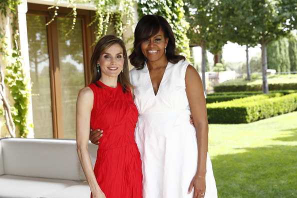 MADRID, SPAIN - JUNE 30: In this handout image provided by the Spanish Royal Palace, Queen Letizia of Spain and Michelle Obama are seen at Zarzuela Palace on June 30, 2016 in Madrid, Spain. (Photo by Casa de Su Majestad el Rey via Getty Images)